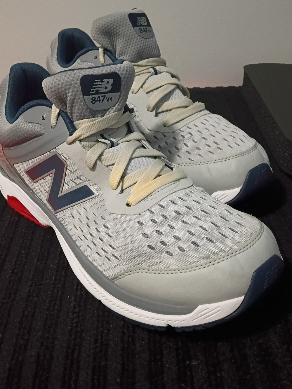 New Balance Men’s 847v4 Gray Performance Running Shoes Sz 11